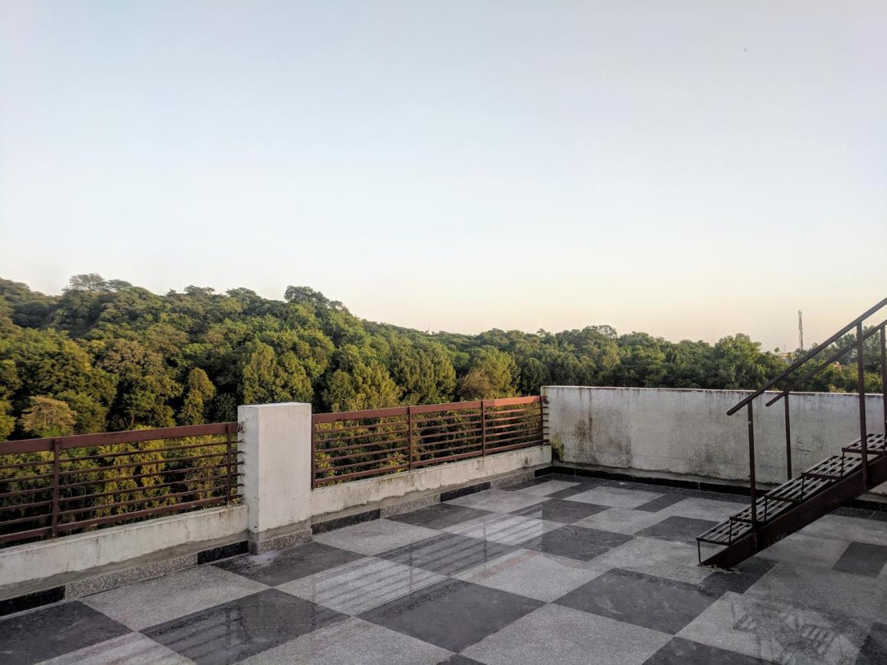 Pride Home Nayagaon Buitenkant foto