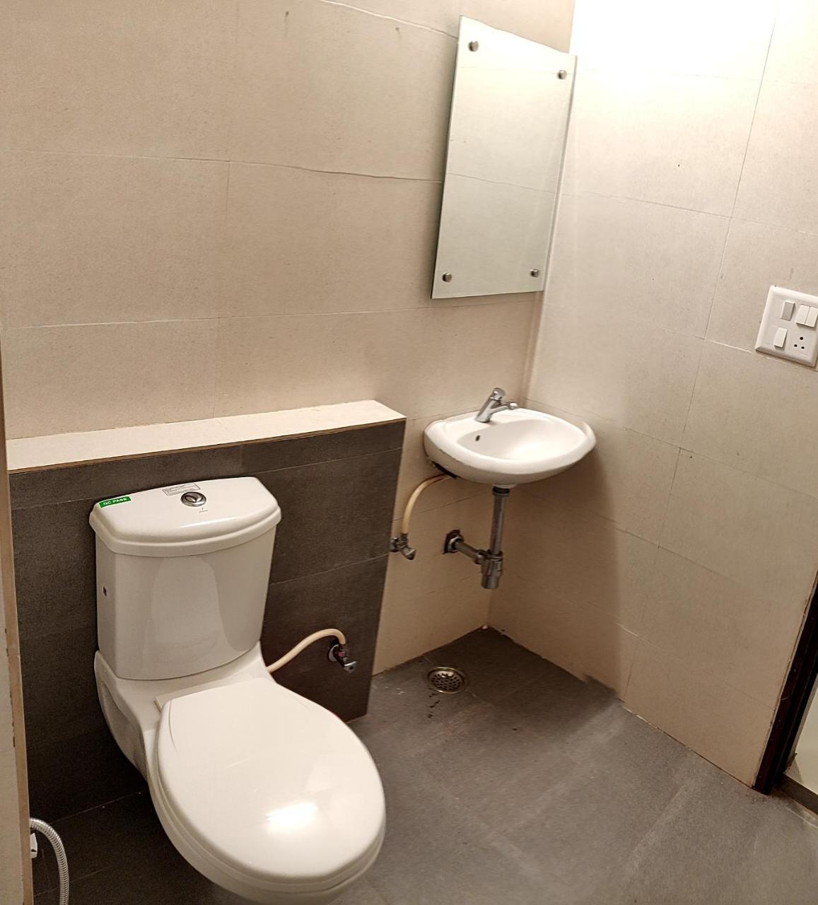 Pride Home Nayagaon Buitenkant foto
