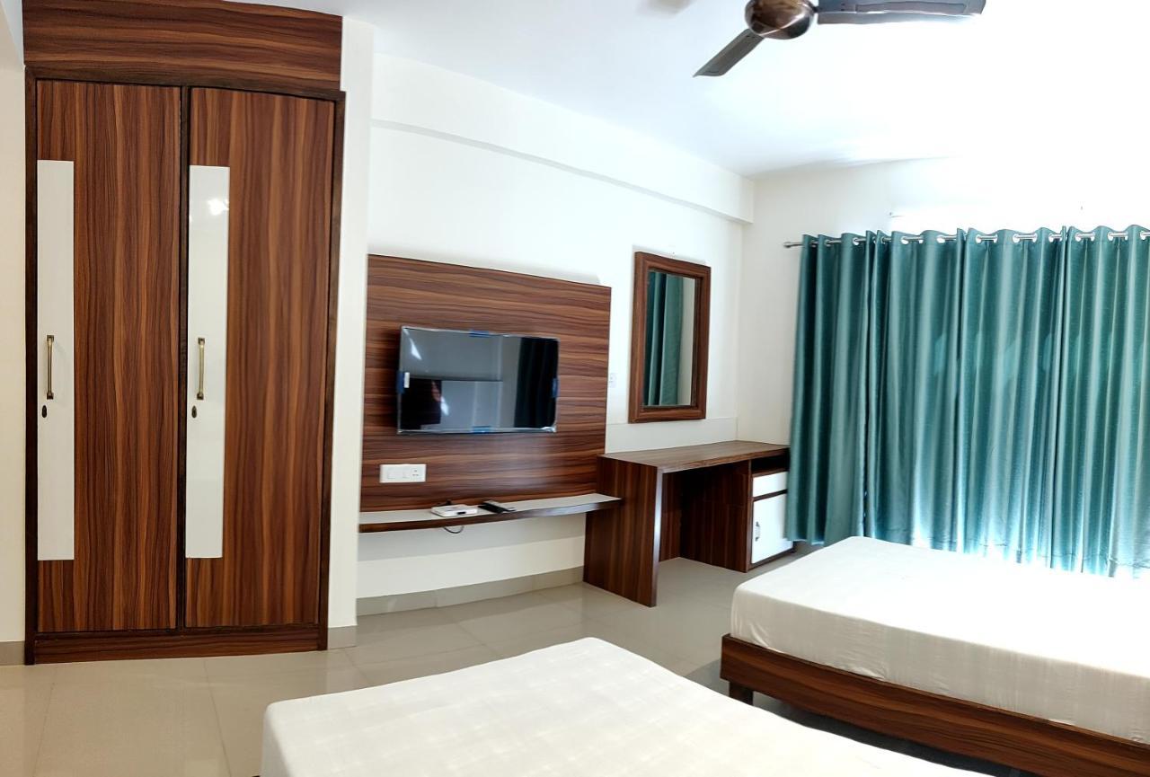 Pride Home Nayagaon Buitenkant foto
